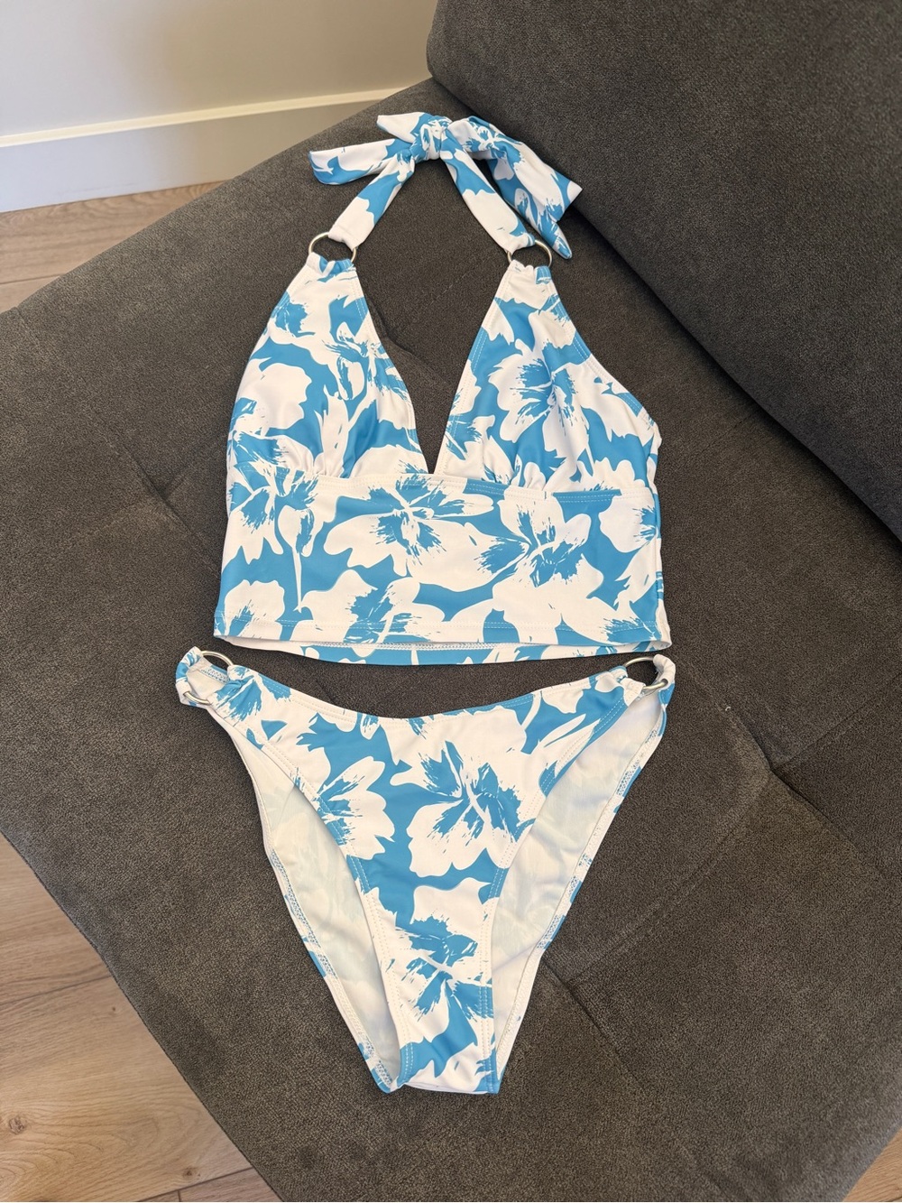 Women’s Blue and White Floral Halter Bikini sz Small